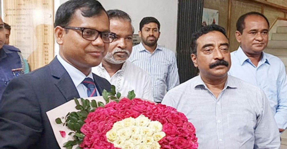 সিলেটে নতুন জেলা প্রশাসক হিসেবে দায়িত্ব নিলেন মো. সারওয়ার আলম