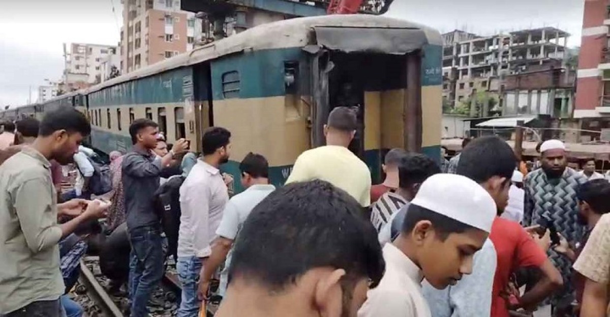 ঢাকায় ট্রেনের বগি লাইনচ্যুত, চলাচলে বিঘ্ন