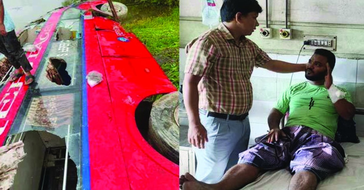 দিনাজপুরে নিয়ন্ত্রণ হারিয়ে বাস খাদে, আহত ২২