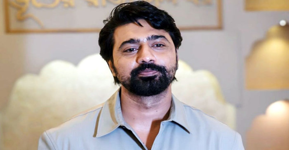 শুভশ্রীর সঙ্গে পর্দায় নিজেকে দেখে দেবের চোখে পানি, ভিডিও ভাইরাল