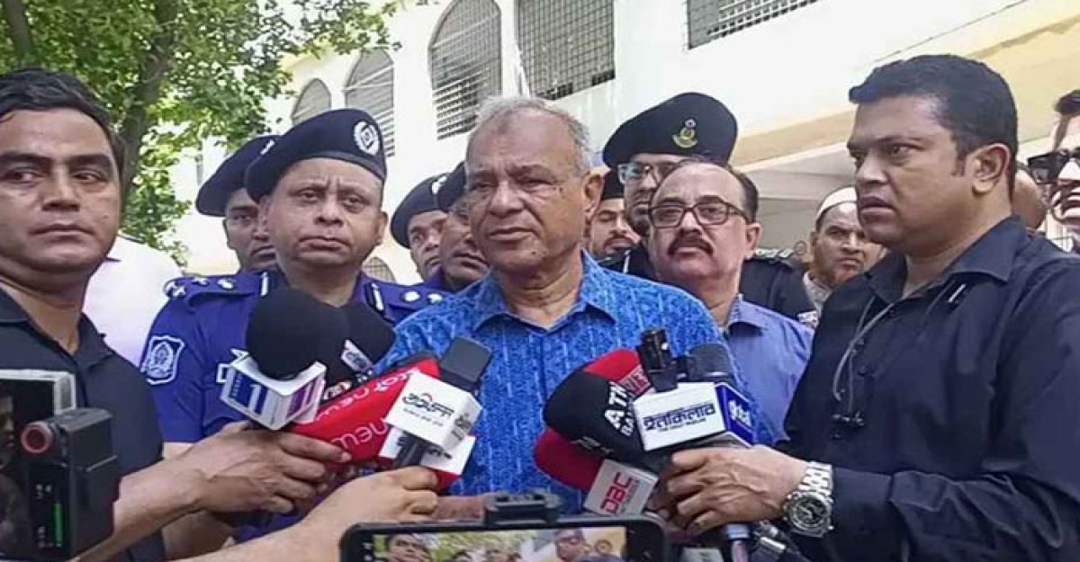 মুন্সীগঞ্জে পুলিশ ক্যাম্পে হামলার ঘটনায় দ্রুত ব্যবস্থা নেওয়া হবে: স্বরাষ্ট্র উপদেষ্টা