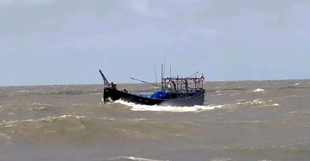টেকনাফ উপকূলে ১১ জেলেকে ধরে নিয়ে গেল আরাকান আর্মি