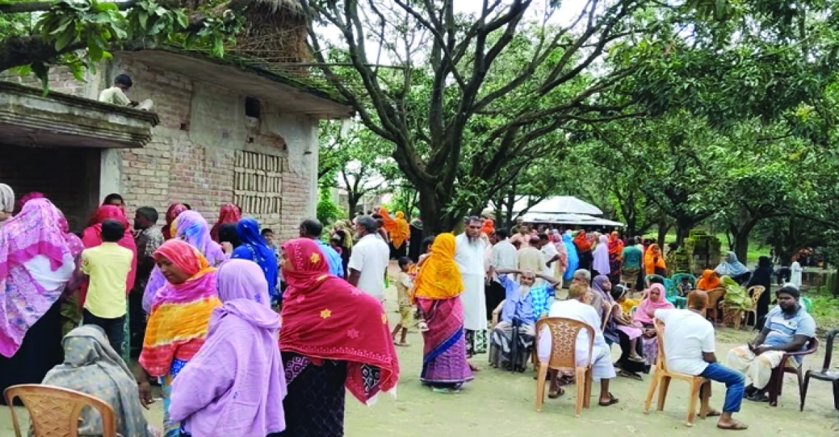 নাচোলে বিদ্যুতায়িত হয়ে মা-মেয়ের মৃত্যু