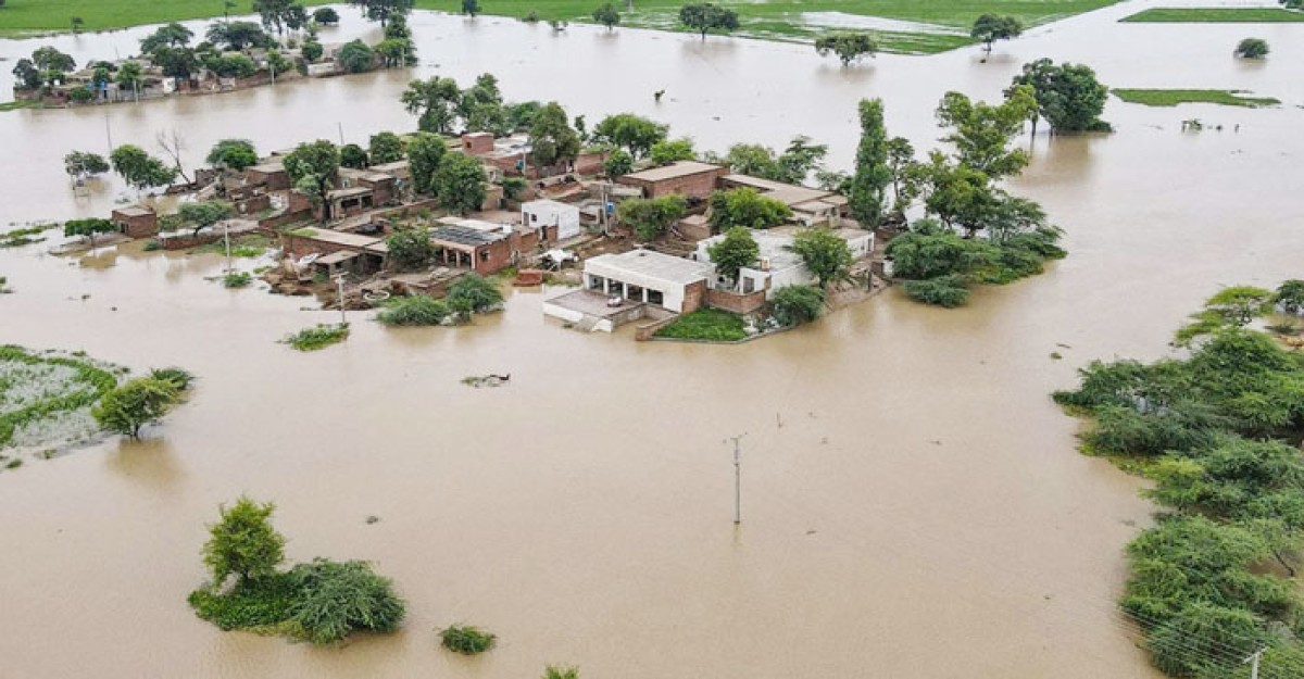 পাকিস্তানের পাঞ্জাবে ভয়াবহ বন্যা, প্রাণহানি ১৫