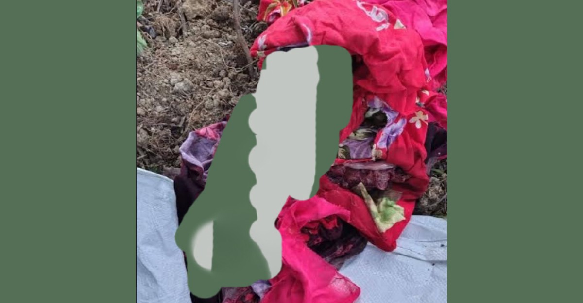 রাস্তার পাশে পলিথিনে মোড়ানো অবস্থায় নবজাতকের মরদেহ উদ্ধার