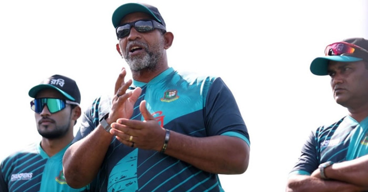 এশিয়া কাপ নিয়ে এখনই ভাবতে নারাজ হেড কোচ সিমন্স