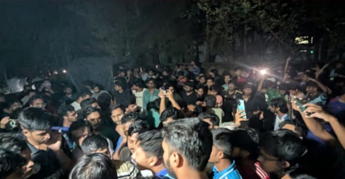 চট্টগ্রাম বিশ্ববিদ্যালয়ে সংঘর্ষের ঘটনায় সব পরীক্ষা স্থগিত