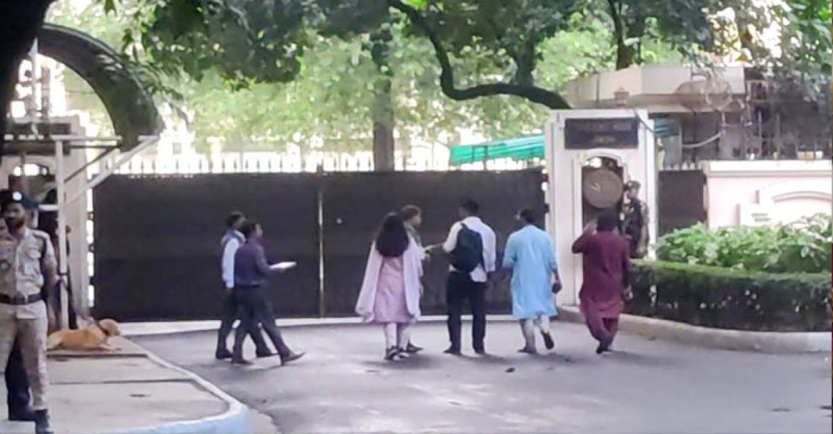 প্রধান উপদেষ্টার সঙ্গে বৈঠকে এনসিপির ৪ নেতা