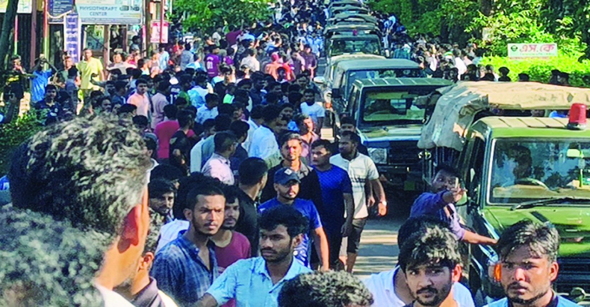 চট্টগ্রাম বিশ্ববিদ্যালয়ে যৌথ বাহিনী মোতায়েন