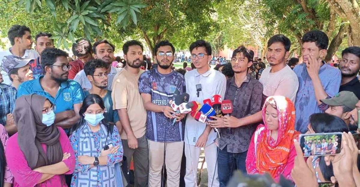বাকৃবিতে উত্তেজনা, শিক্ষার্থীদের ৬ দফা দাবি ও আলটিমেটাম