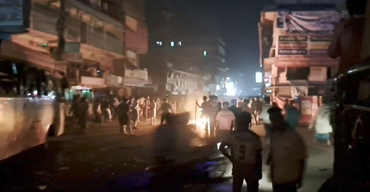 মাদ্রাসার সামনে অশোভন অঙ্গভঙ্গি, হাটহাজারীতে উত্তেজনা