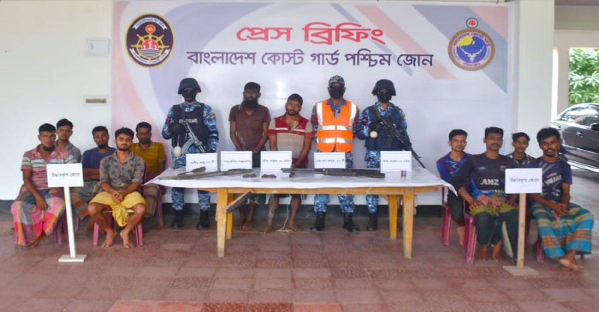 সুন্দরবনে কোস্টগার্ডের অভিযানে মুক্তি পেলেন ৯ জেলে, আটক ২ বনদস্যু